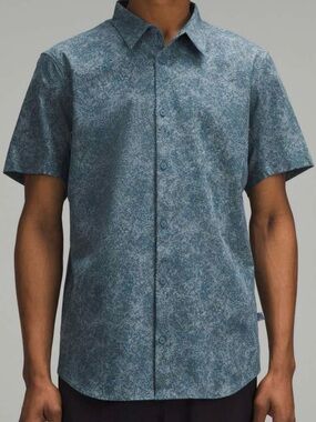Lululemon Airing Easy Button Down Men’s M- Stippled Fusion Blue Multi - NWOT